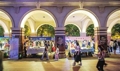 五大道夜间经济示范区 本报记者 吴迪 摄于民园广场(本报资料图片)