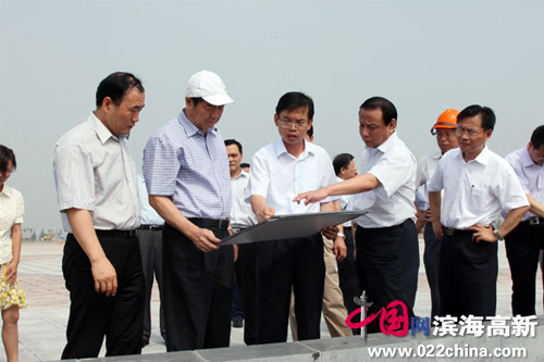 天津市委副书记、滨海新区管委会主任何立峰视察滨海科技园(中国网·滨海高新 新闻图)