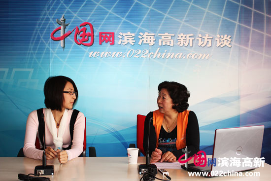 天津著名女画家“冯牡丹”冯字锦做客中国网·滨海高新