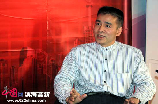 著名画家王洪毅做客中国网·滨海高
