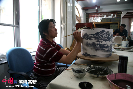著名画家、民建中央画院画师李学亮