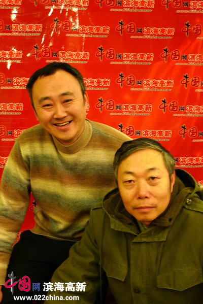 李翔与柴博森在一起。