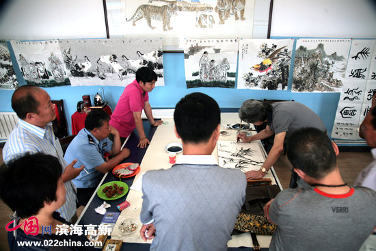 运河画院邀请来自天津市美协、天津市书协、天津美院、天津画院的书画家进行艺术指导。