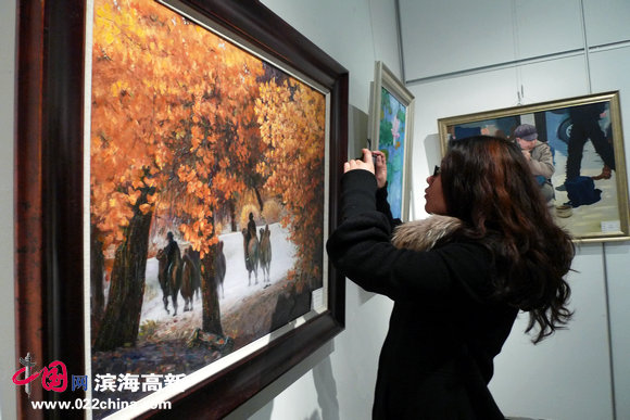 “天津市第四届油画双年展”12月14日在天津美术馆开幕。