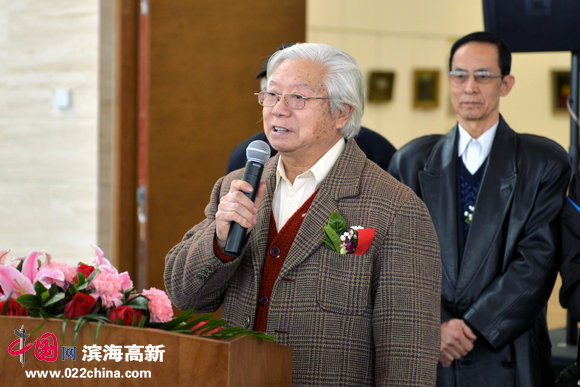 著名水彩画家贺建国致词。