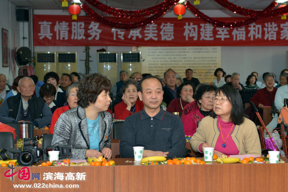 天津市社会福利事业管理处书记冯忠兴、天津市养老机构协会副秘书长朱丽茹、天津市退休职工养老院书记李燕在表彰会上。