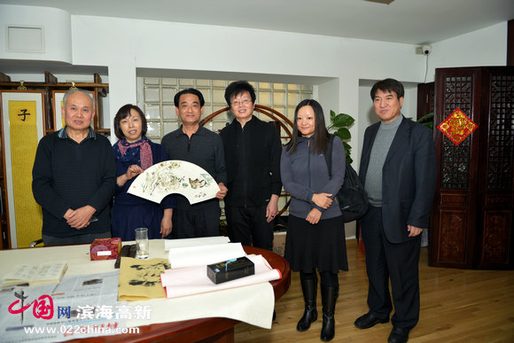 李玉海、刘荣生、薛芹、孙亮与北京客人罗莹。
