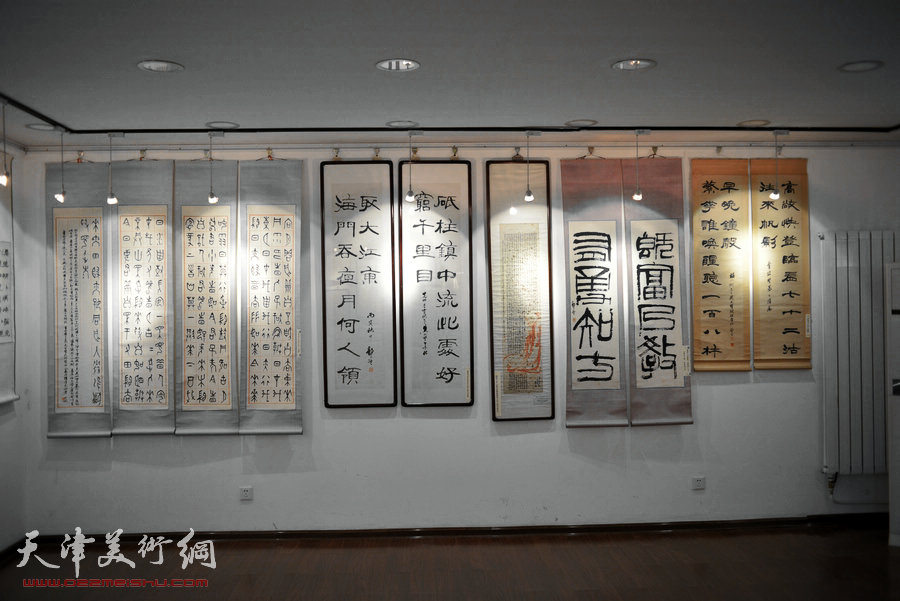 纪念龚望先生诞辰百年书画展在圣和轩书画园举行，图为现场展出的展品。