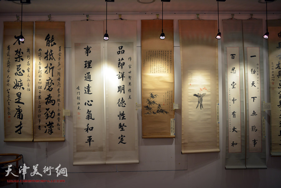 纪念龚望先生诞辰百年书画展在圣和轩书画园举行，图为现场展出的展品。