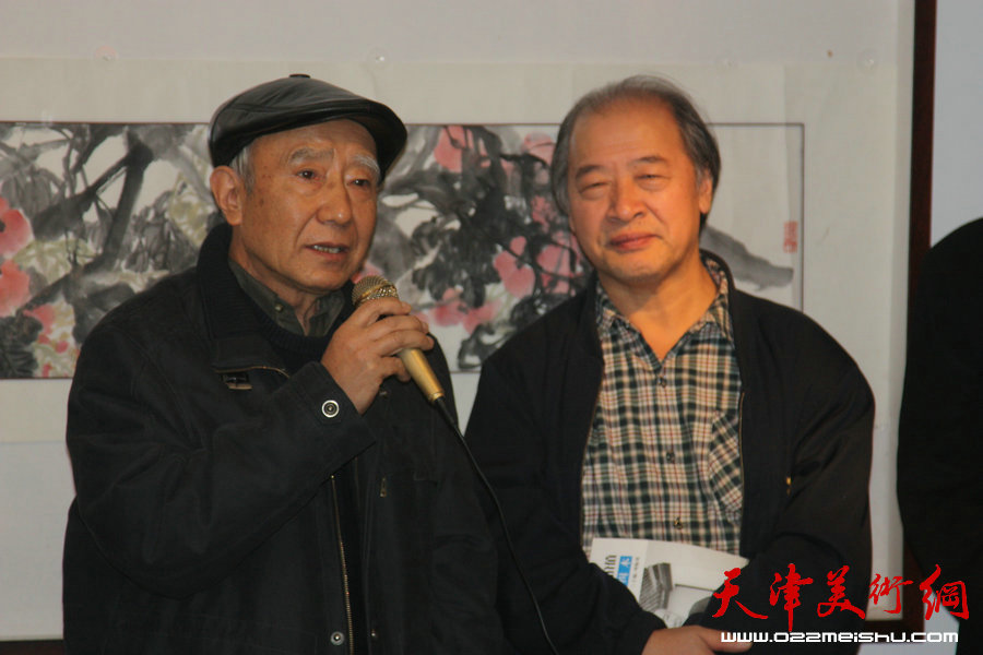 地之灵——裘缉木、苏鸿升画展11月16日在津开幕。图为裘缉木致辞。