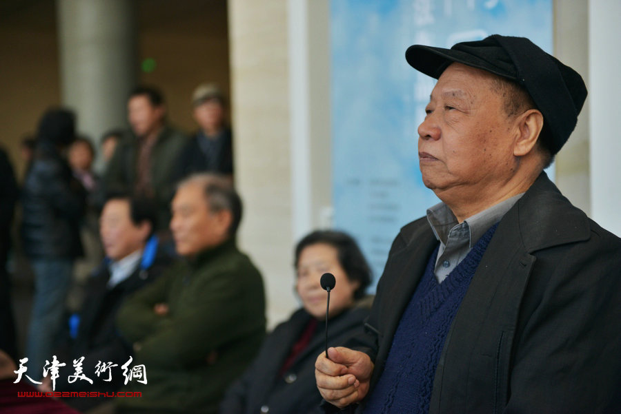 旅美著名画家“卢德辉绘画展在天津美术馆展出，图为天津美院原院长、著名花鸟画家张浦生致辞。