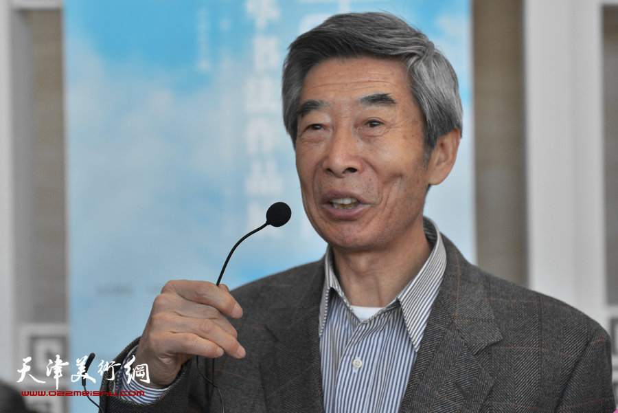 旅美著名画家“卢德辉绘画展在天津美术馆展出，图为卢德辉致答谢词。
