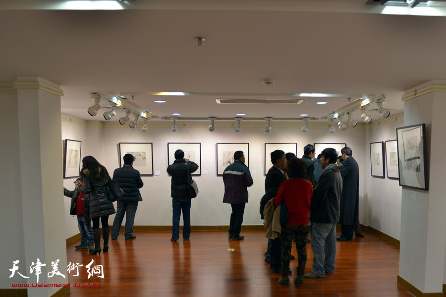“萧朗花鸟画小品展”亮相北京荣宝斋，图为画展现场。