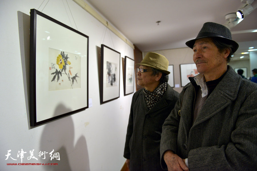 “萧朗花鸟画小品展”亮相北京荣宝斋，图为画展现场。