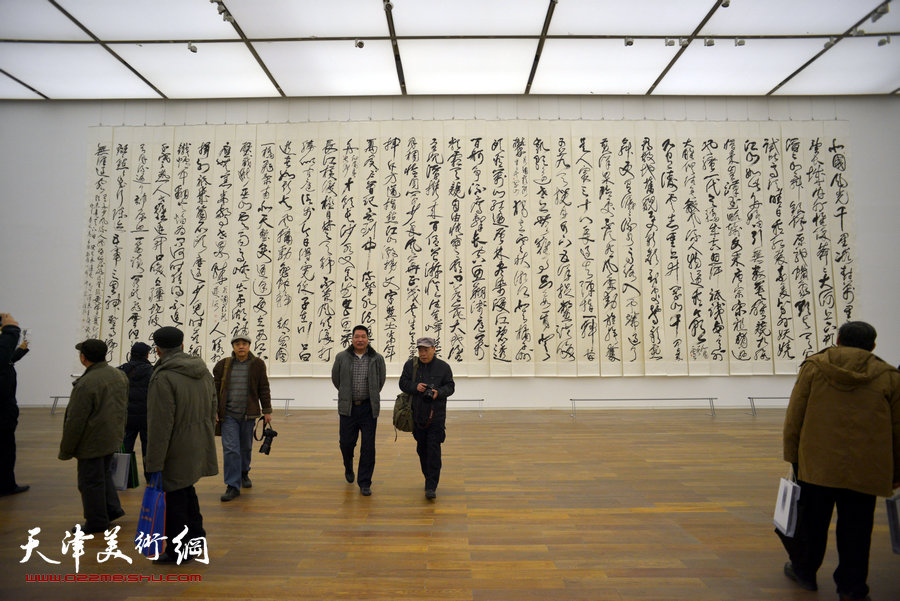 中国梦·天容海色——马孟杰书法作品展在天津美术馆举办。图为书展现场。