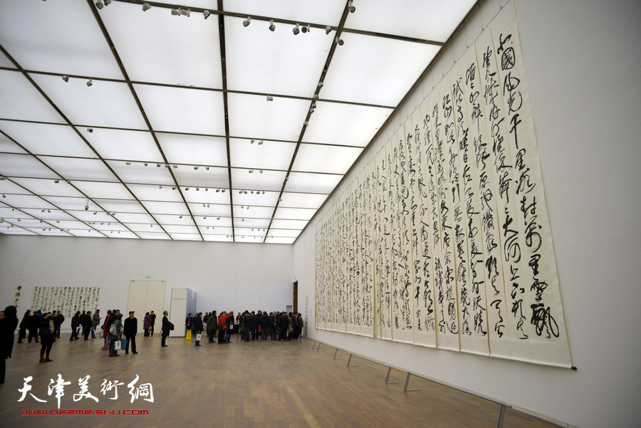 中国梦·天容海色——马孟杰书法作品展在天津美术馆举办。图为书展现场。