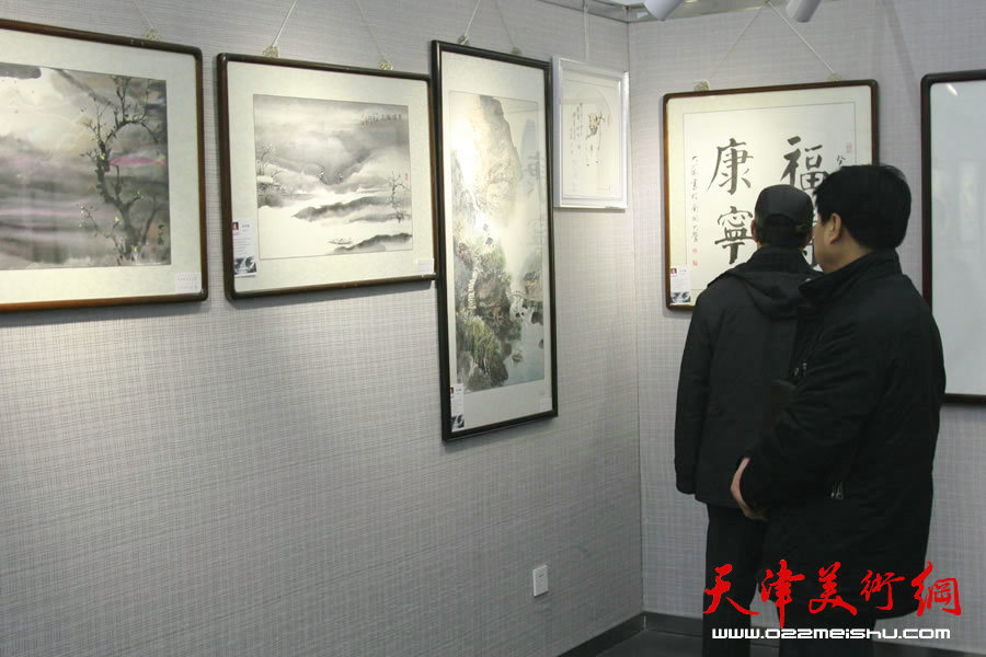 “美丽天津·中国梦书画展”在天津图书馆开展。