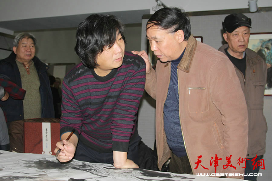 “美丽天津·中国梦书画展”在天津图书馆开展。