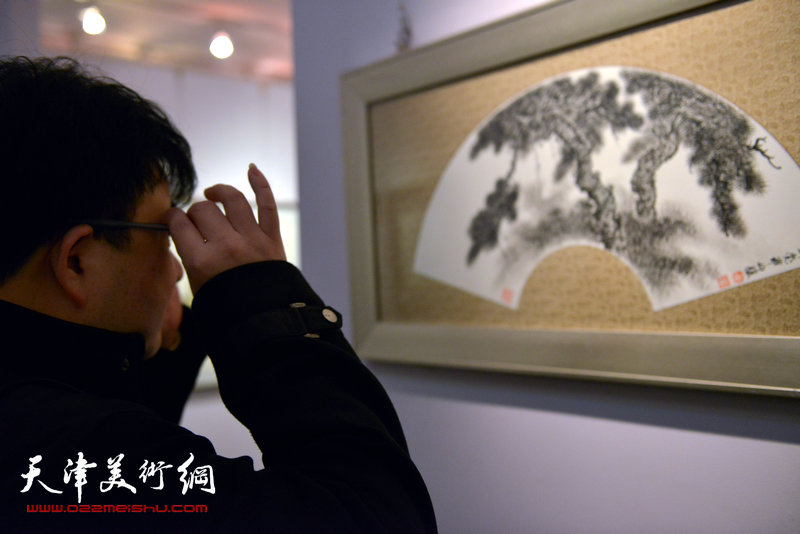 梦玉、伯骧“百福神骏迎新春”画展亮相天美时代，图为画展现场。