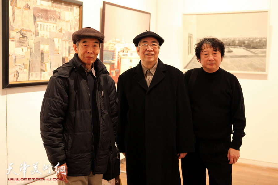 “经典与传承—北京·天津油画作品展”在津开幕，图为邓家驹、卢德辉、沙志国在画展现场