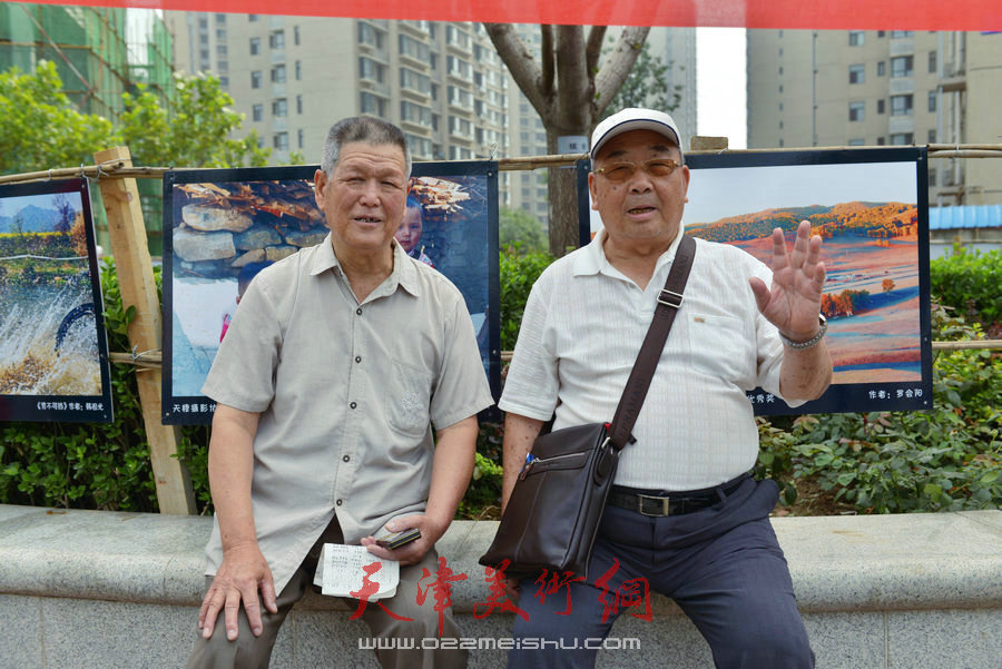 第四届“天穆杯”书画摄影展在北辰区天穆东苑举行。