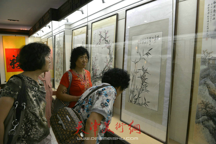 爱新觉罗家族书画展在天津文庙开展。