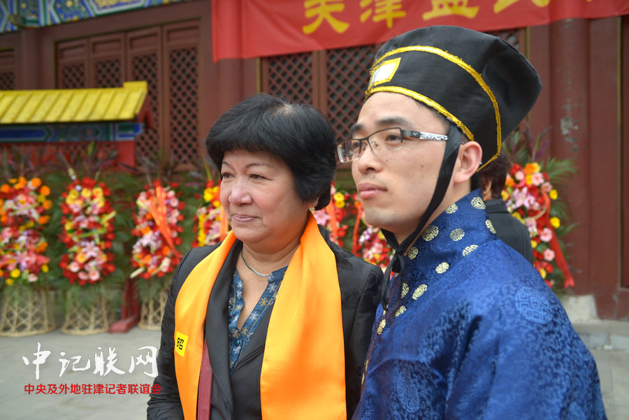 第三届祭奠孟母孟子大典5月10日在天津文庙举行。图为孟昭丽。