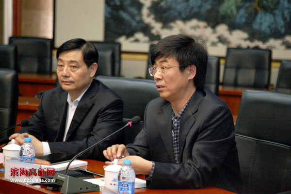 天津市作家协会党组副书记、专职副主席李彬发言。