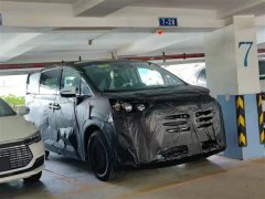 疑似比亚迪高端品牌MPV车型谍照曝光 预计车长将超过5米