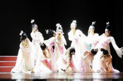 天津河东区文化馆创作的舞蹈《十二花神》引人关注 灵感来自天津博物馆馆藏