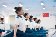 泰达一中健美操队教师和队员们用青春飞扬的舞步“花式”助考天津中考