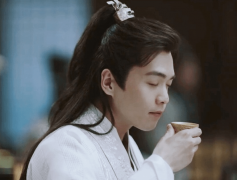 《庆余年2》没来,张若昀的新综艺节目也来了,看清导演是谁后:稳了