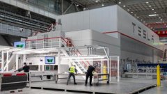 特斯拉建造的9000吨级压铸机 已经完成了建造及测试