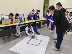 津南区第八届青少年机器人竞赛在区少年宫成功举办