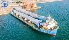 国内最大单体不锈钢塔器在天津完成装船任务
