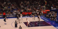 NBA新赛季常规赛 东契奇33+9率队独行侠大胜开拓者