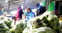 年味越来越浓 大家一块儿在城市的‘烟火气’里迎新春！”