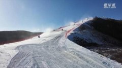 西北小城兴起滑雪热——占地160万㎡宁夏娅豪国际滑雪场吸引各地游客和滑雪爱