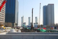 宁海路车站：全力以赴开展地下围护结构施工