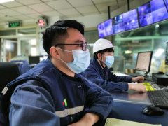 钢花燃起“开门红” “新出炉”产品寄托着员工对新春的信心期盼