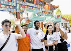 “汉语为桥 粽情西岸”端午汉风游园会在河西区人民公园举行